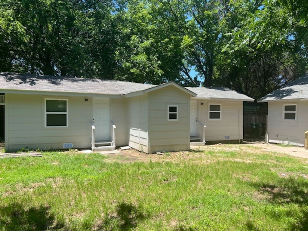 1513 Panhandle Street B, Denton, TX 76201 — photo 1