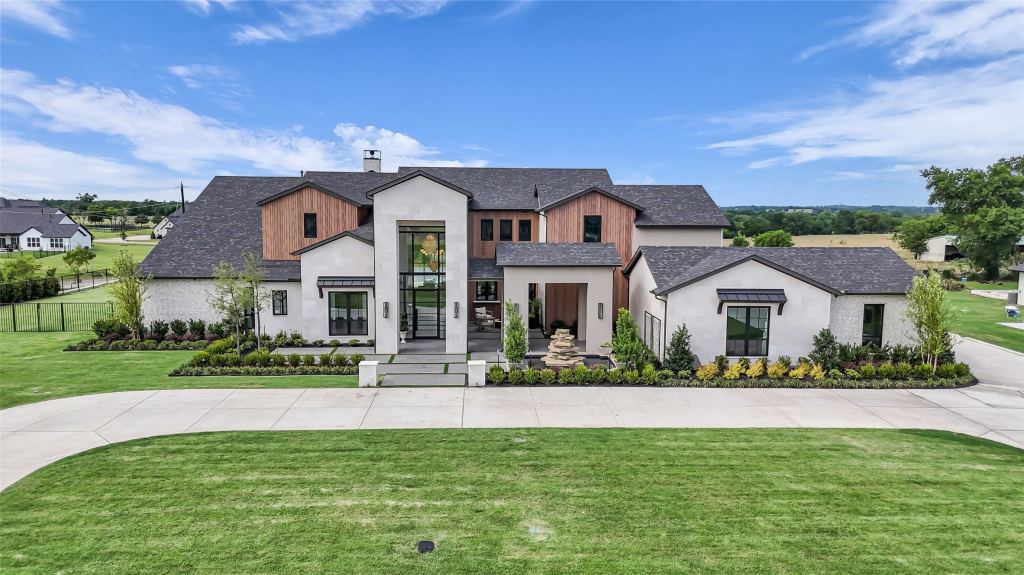 1926 Edonia Lane