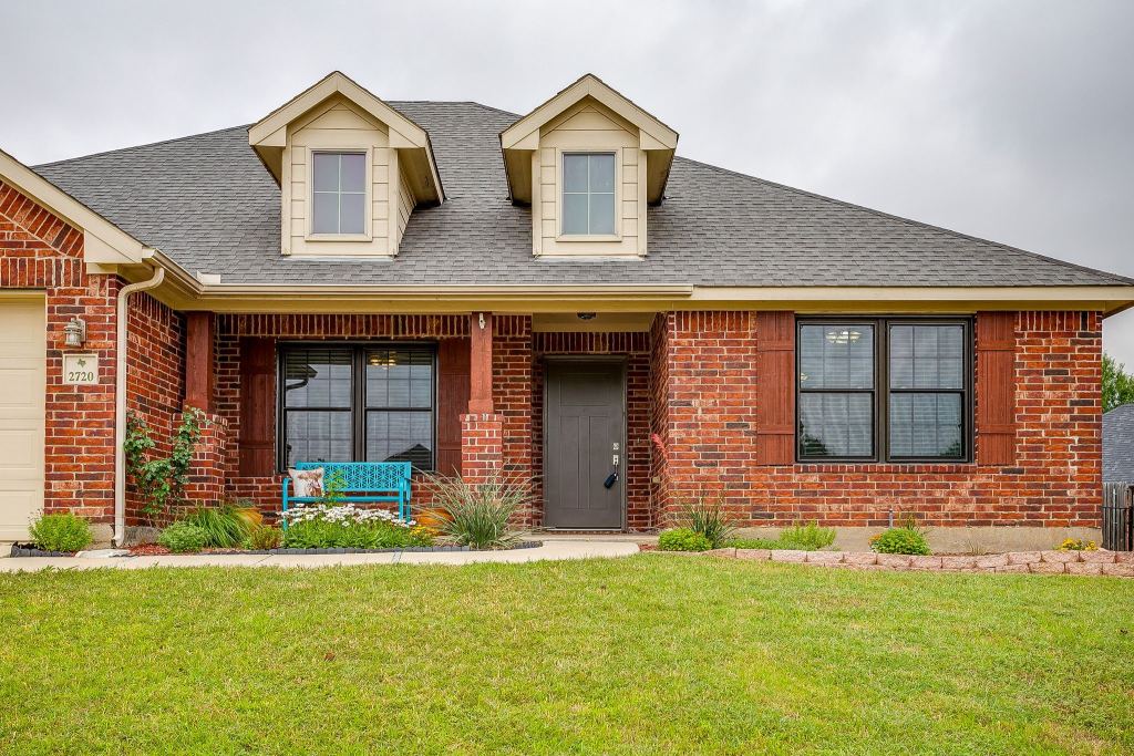 2720 Pinnacle Drive, Burleson, TX 76028 — photo 1