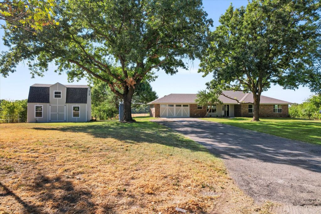 6809 Norris Circle, Weatherford, TX 76087 — photo 1