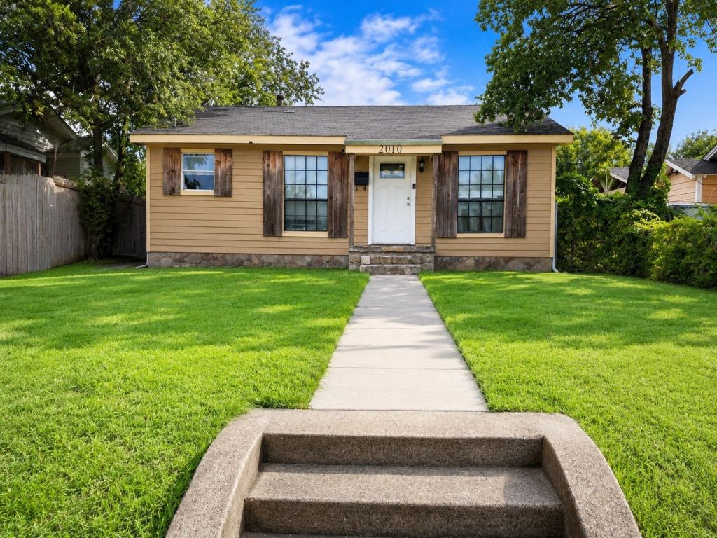 2010 Dudley Avenue, Dallas, TX 75203 — photo 1