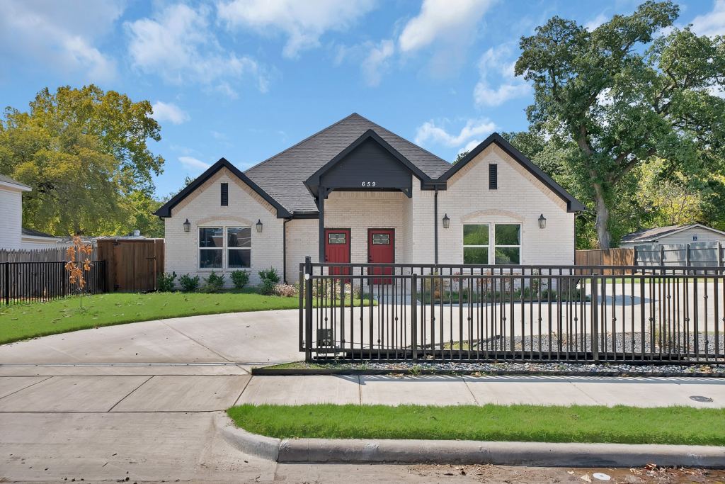 659 Holcomb Road, Dallas, TX 75217 — photo 1