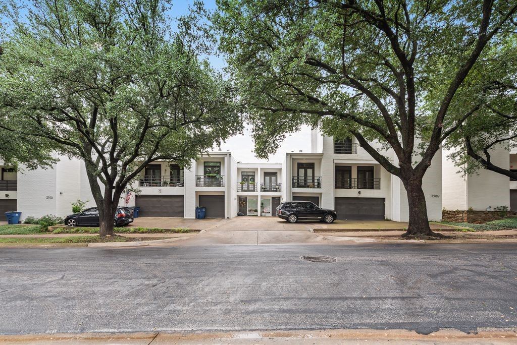3906 Buena Vista Street 18, Dallas, TX 75204 — photo 1