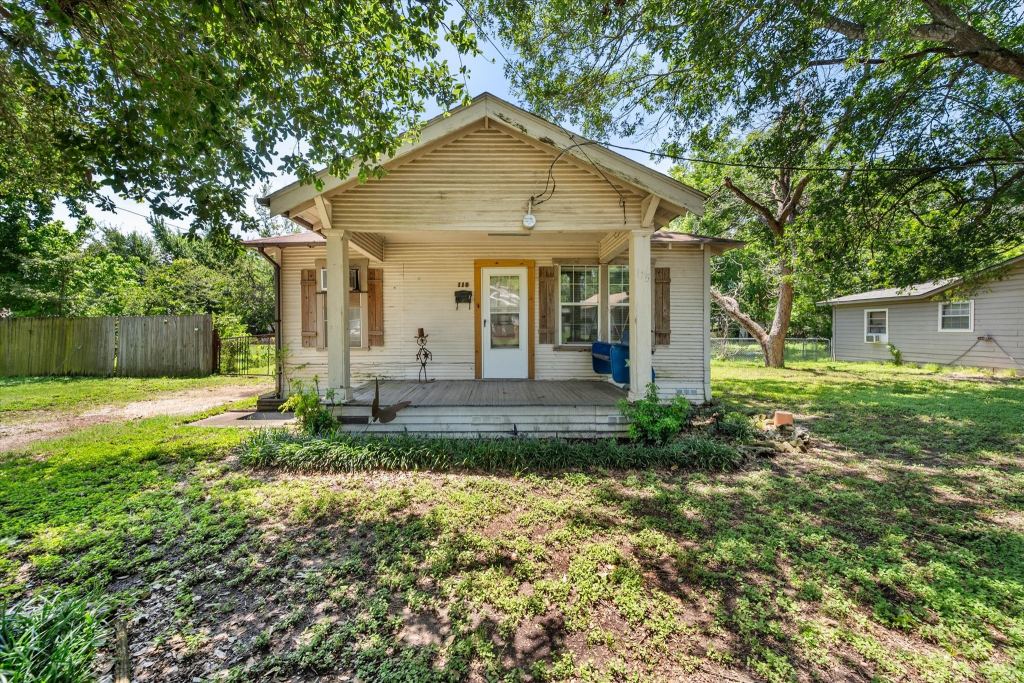 115 Woodland Avenue, Corsicana, TX 75110 — photo 1