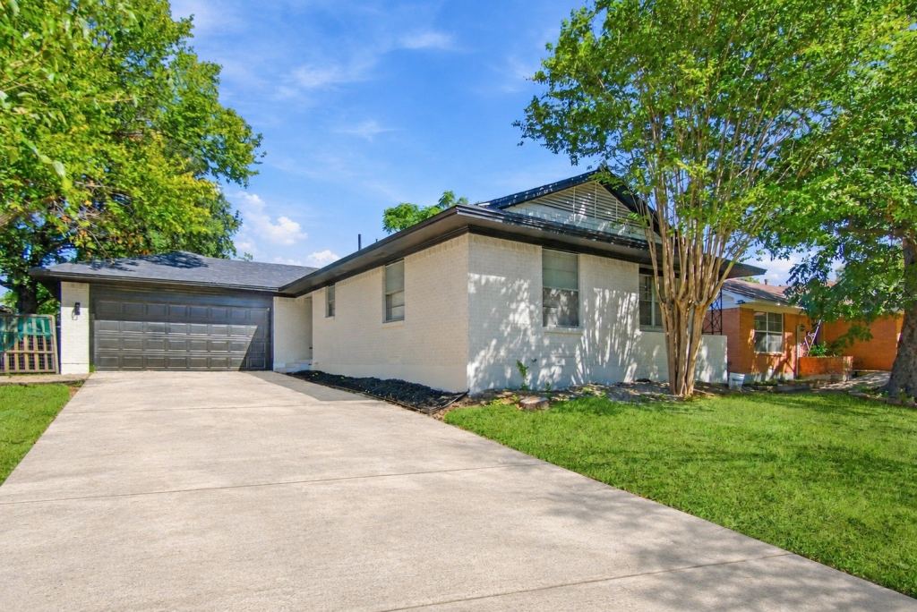 3049 Latham Drive, Dallas, TX 75229 — photo 1