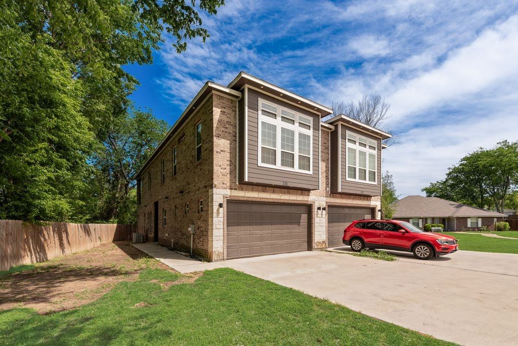 215 Idle Creek Lane, DeSoto, TX 75115 — photo 1