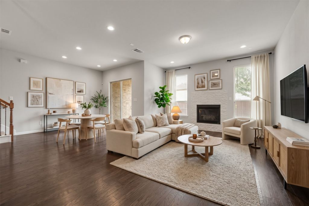 8266 Primrose Way