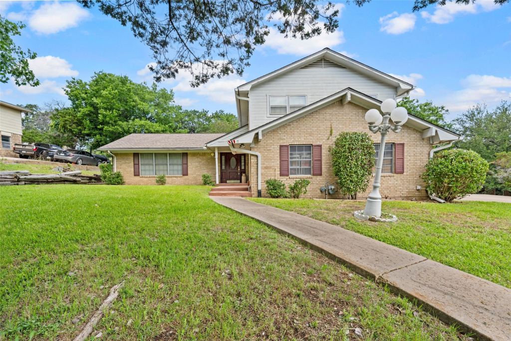 9547 Brookhollow Drive, Woodway, TX 76712 — photo 1