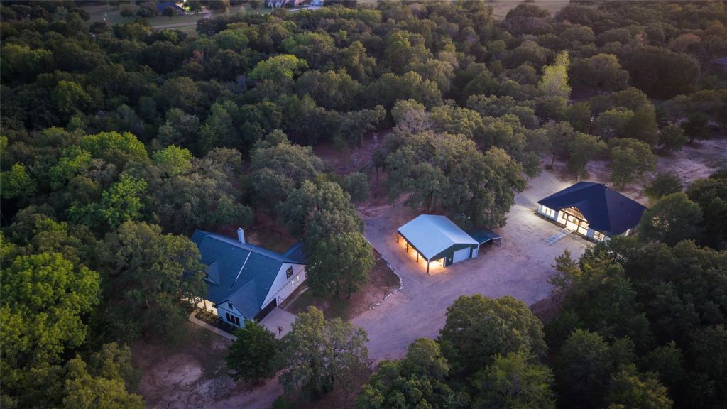 6850 Deer Trail, Quinlan, TX 75474 — photo 1