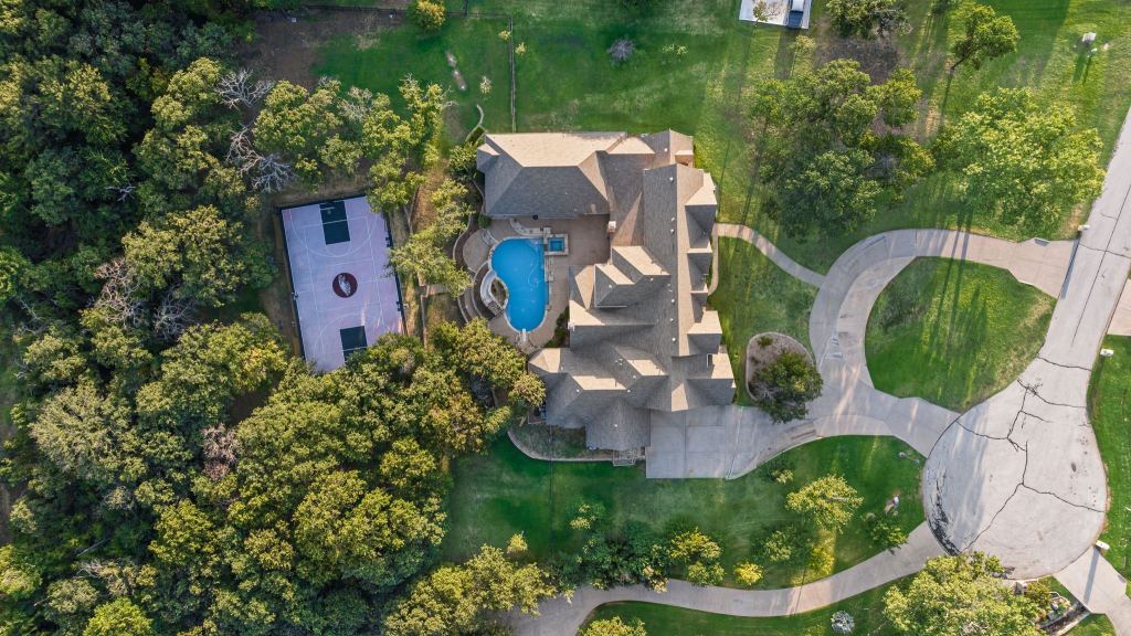 685 Knob Hill Court, Argyle, TX 76226 — photo 1