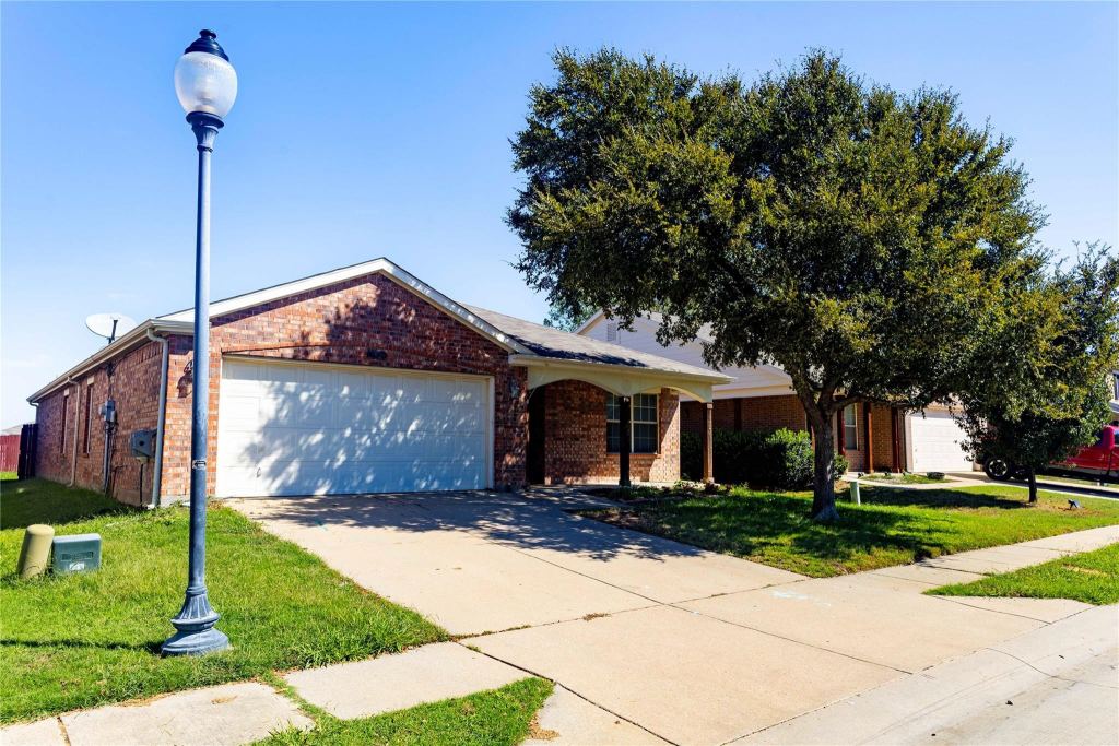 8929 Sagebrush Trail, Cross Roads, TX 76227 — photo 1