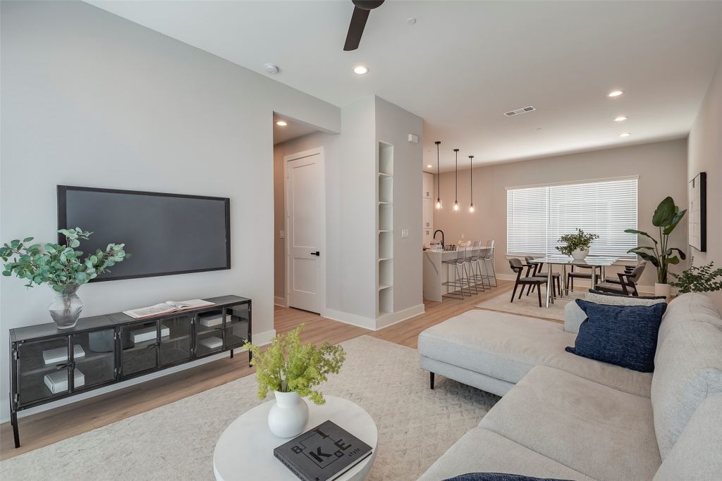 1423 N Carroll Avenue, Dallas, TX 75204 — photo 1