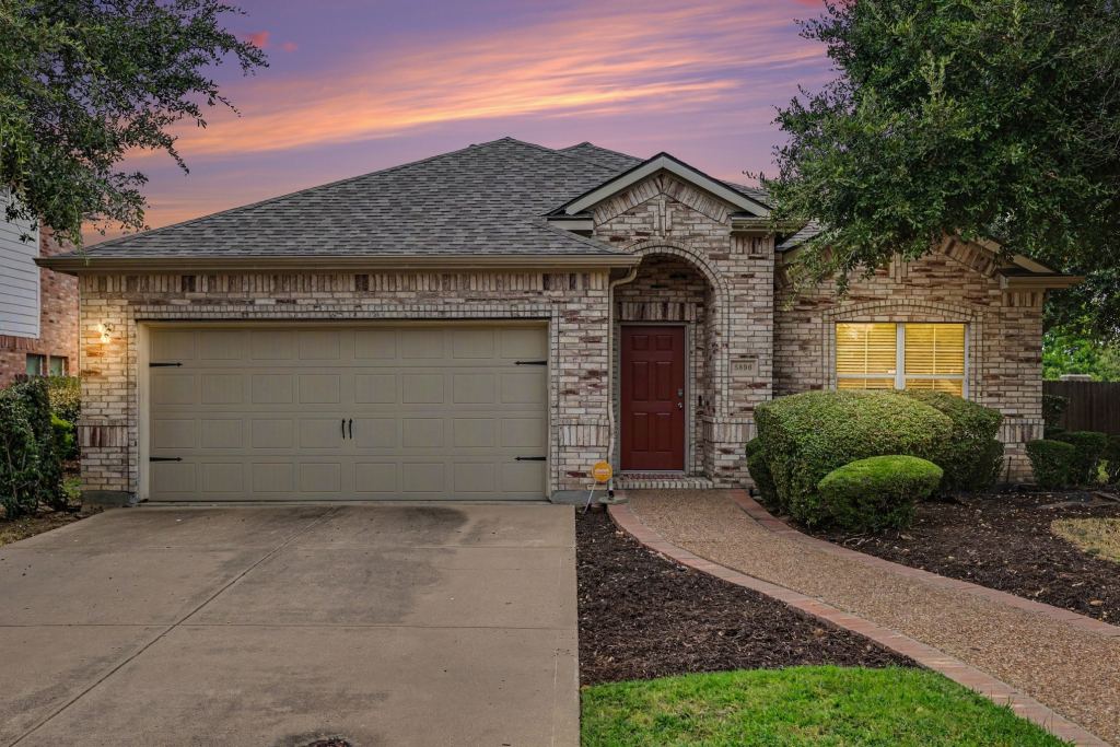 5896 Vista Heights Lane, Grand Prairie, TX 75052 — photo 1