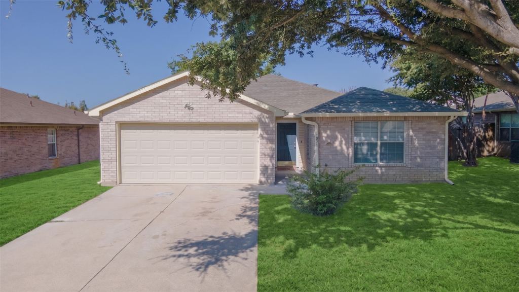 1024 Lake Trail Drive, Little Elm, TX 75068 — photo 1