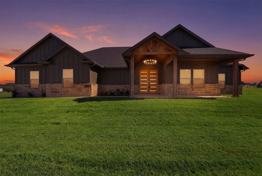 6657 Buffalo Ridge Circle, Godley, TX 76044 — photo 1