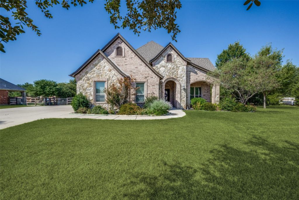 2709 Winthrop Hill Road, Denton, TX 76226 — photo 1