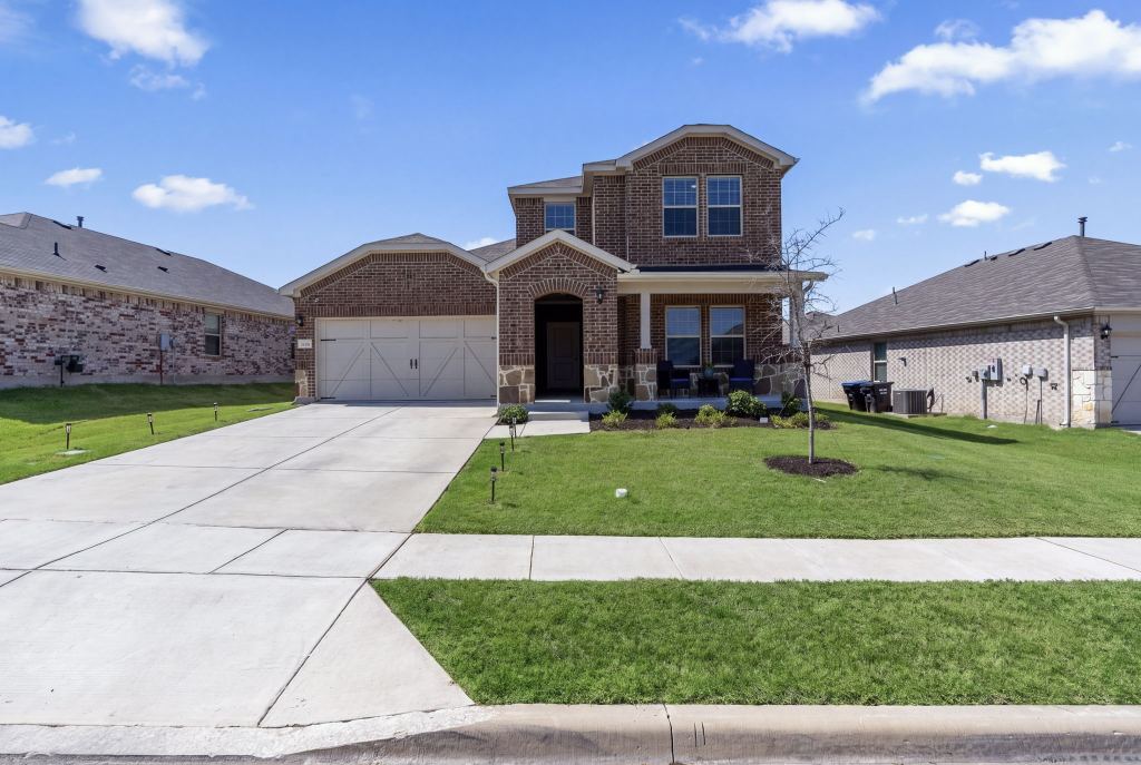 2314 Peregrine Way, Crandall, TX 75114 — photo 1