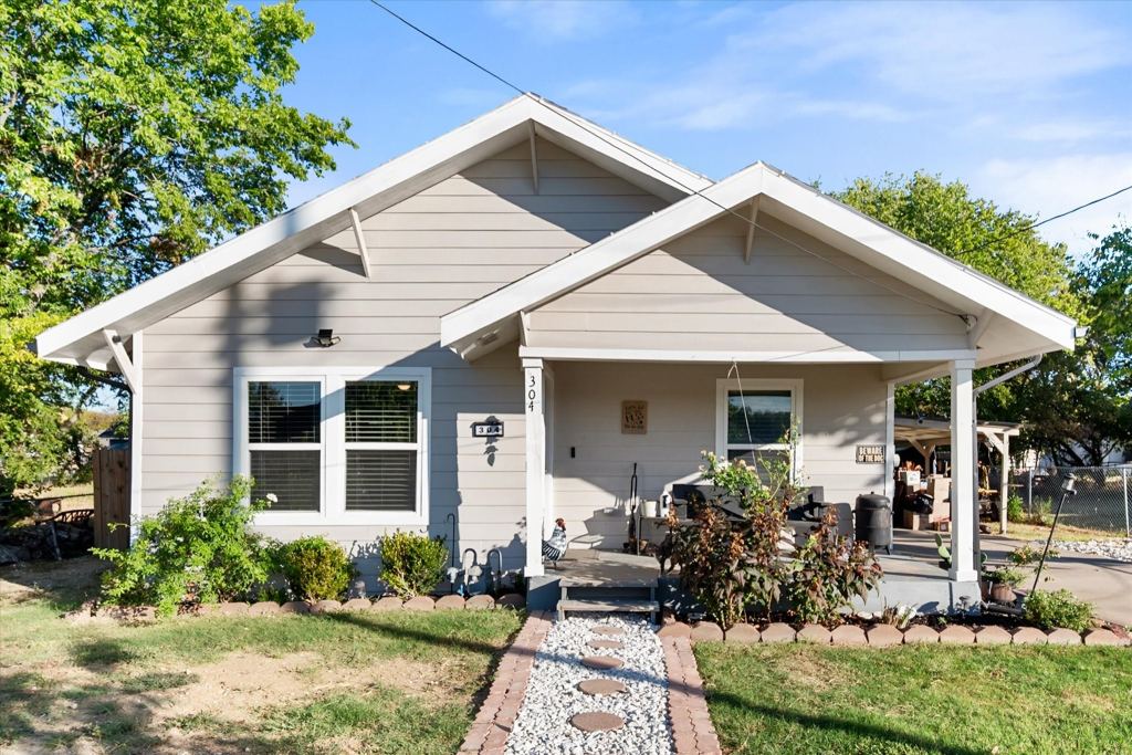 304 T A Carroll Avenue, Corsicana, TX 75110 — photo 1