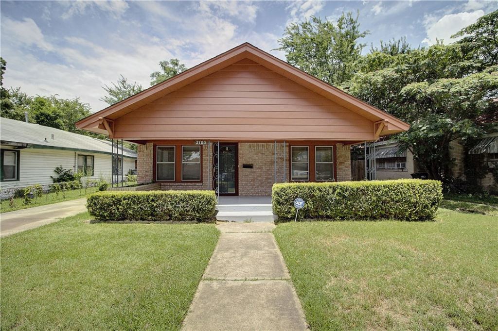 2703 Galvez Avenue, Fort Worth, TX 76111 — photo 1