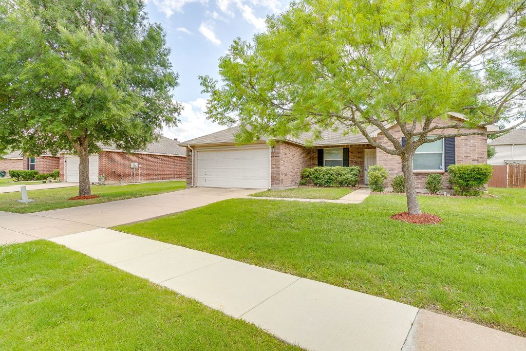 1313 Lauren Drive, Burleson, TX 76028 — photo 1