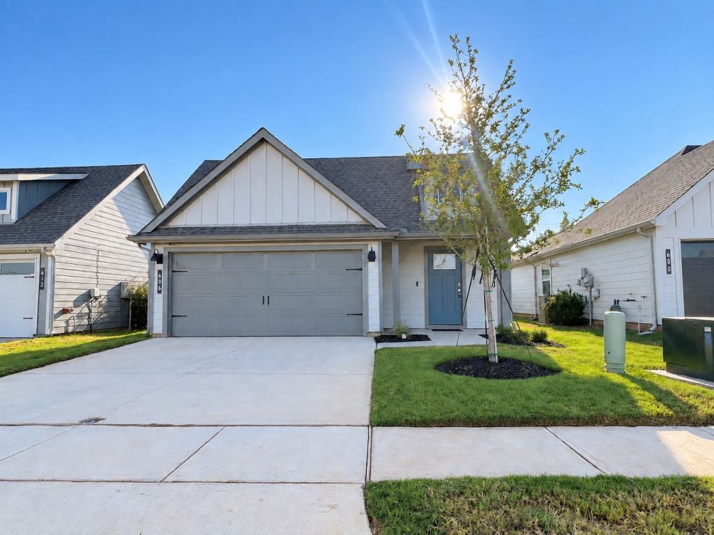 606 Capstone Circle, Granbury, TX 76048 — photo 1