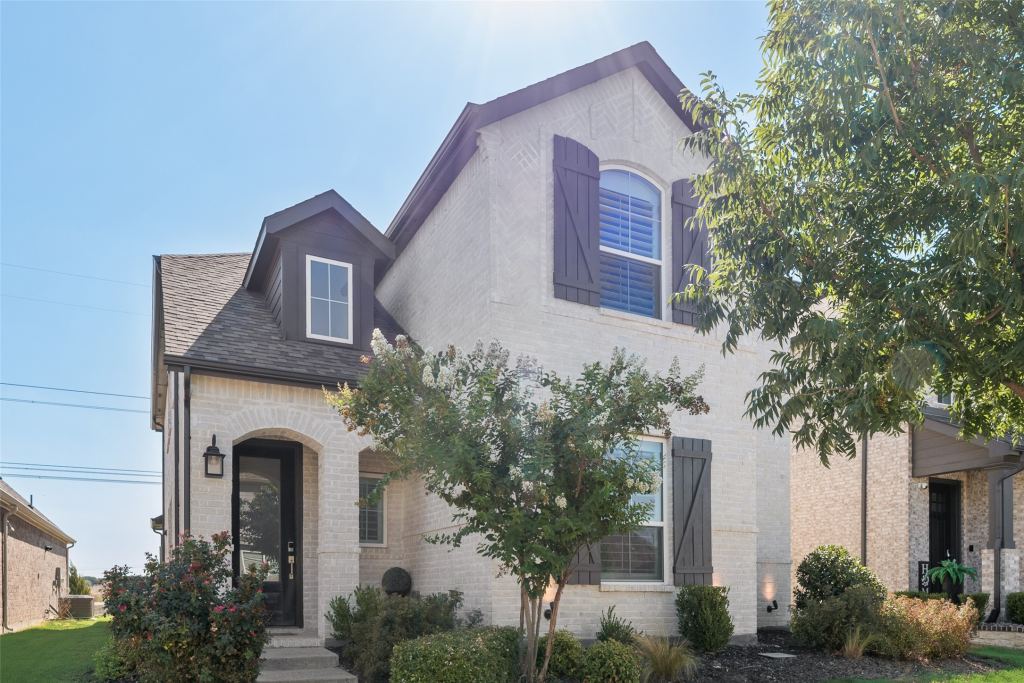 852 Trailside Lane