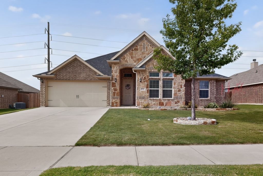 1522 Grassy Meadows Drive, Burleson, TX 76058 — photo 1