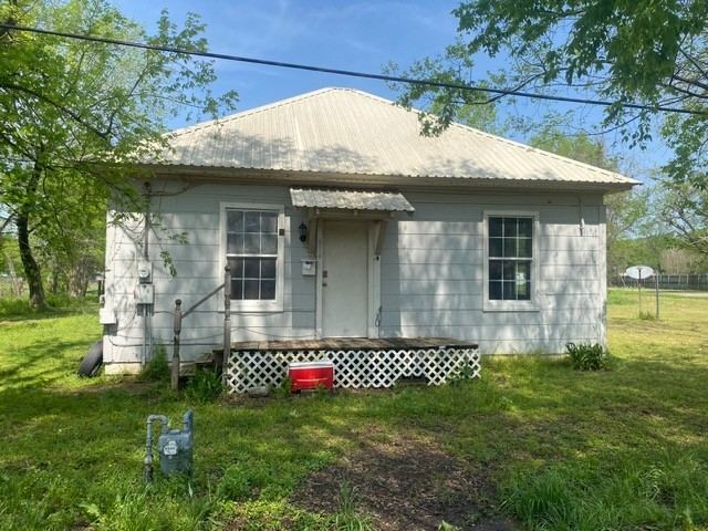 614 2nd Street, Kerens, TX 75144 — photo 1
