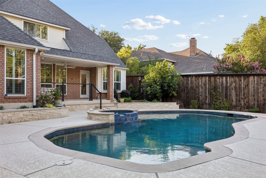 5617 Hunterwood Lane, Arlington, TX 76017 — photo 1