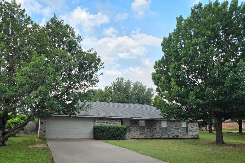 5324 Mission Circle, Granbury, TX 76049 — photo 1