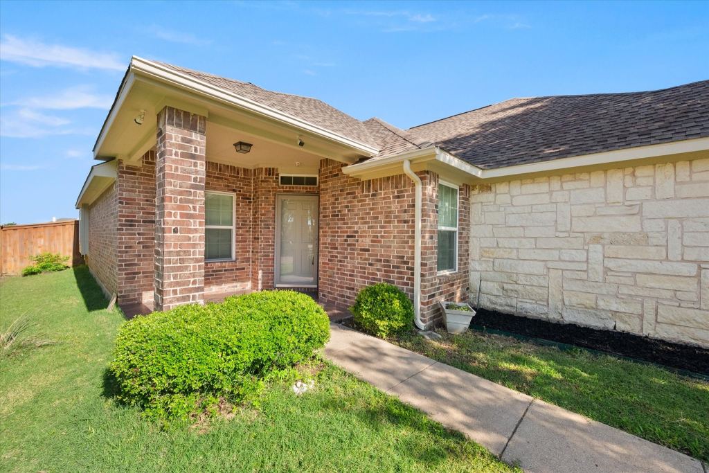 7363 Estela, Grand Prairie, TX 75054 — photo 1