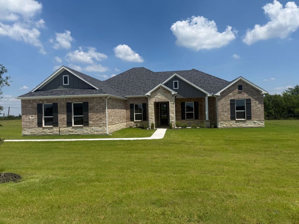 216 Slimp Bluff, Azle, TX 76020 — photo 1