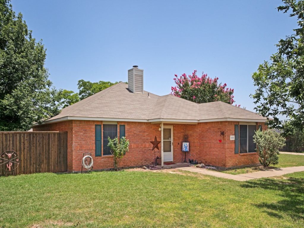 1036 Summit Drive, Justin, TX 76247 — photo 1
