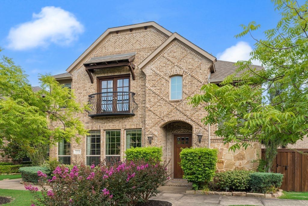 2518 Bill Moses Parkway, Farmers Branch, TX 75234 — photo 1