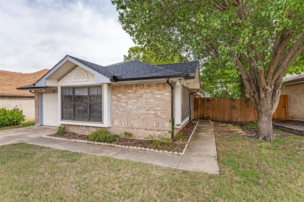 10116 Leatherwood Drive, Fort Worth, TX 76108 — photo 1