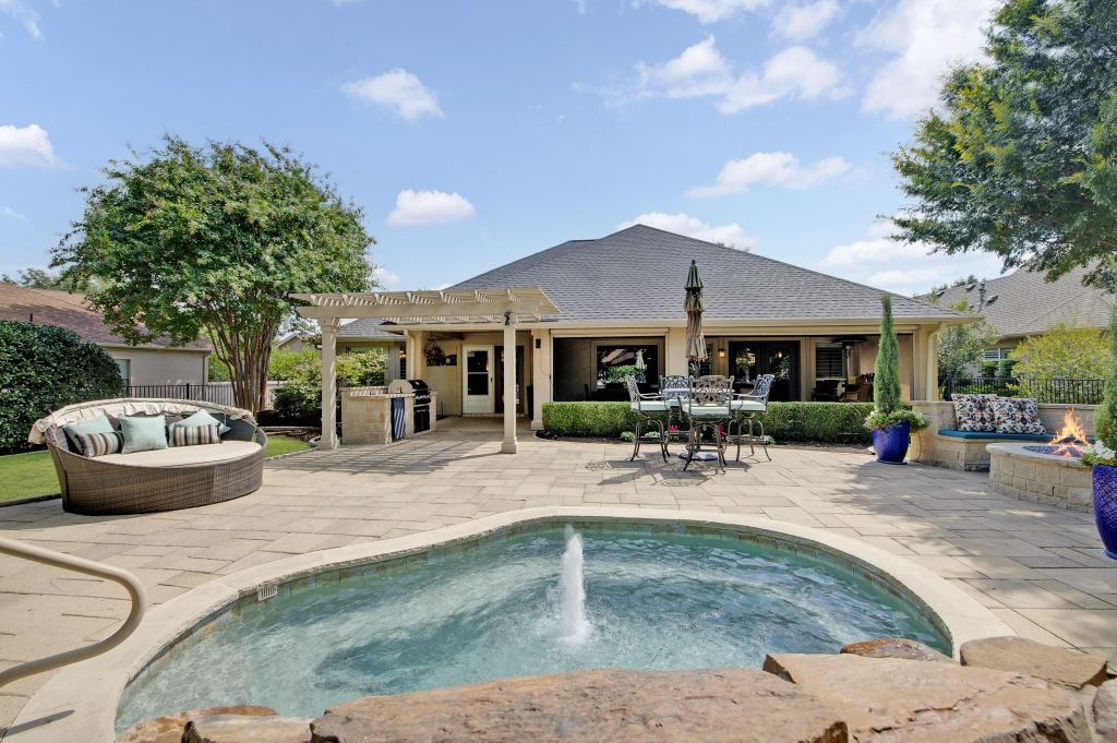 9608 Grandview Drive
