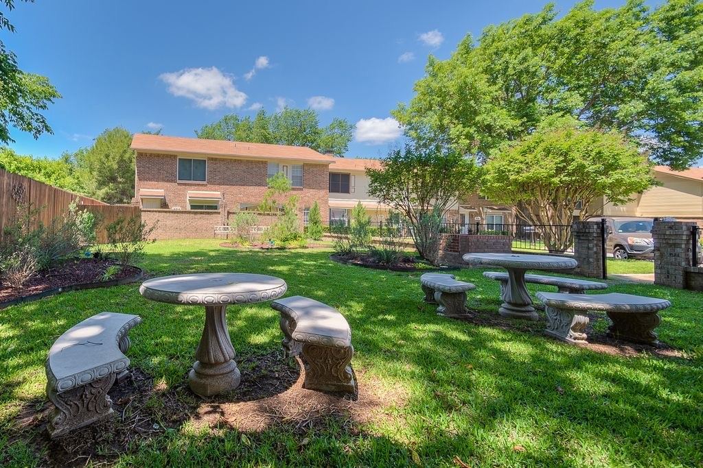 520 Pecan Acres Ct, Arlington, TX 76013 — photo 1