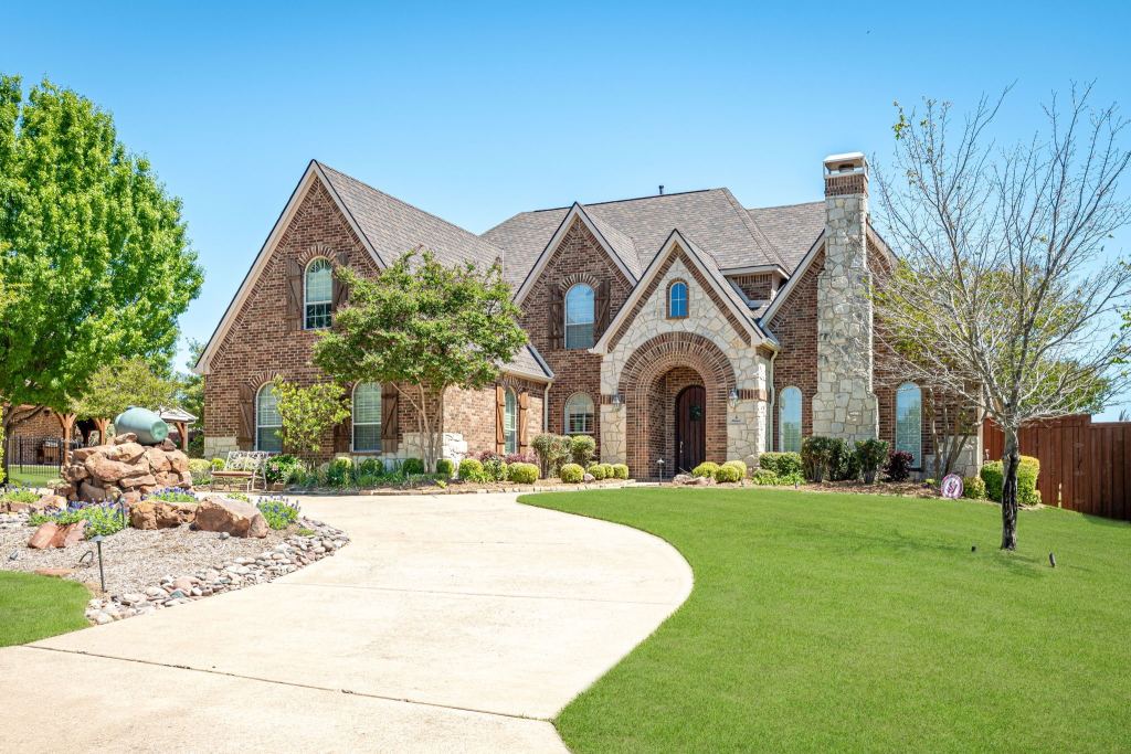 6 Kilchurn, Garland, TX 75044 — photo 1