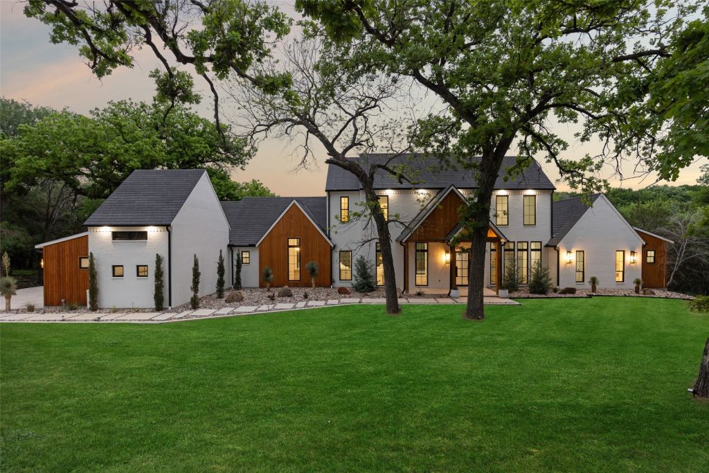 700 Cactus Rio Drive, Weatherford, TX 76087 — photo 1