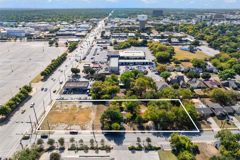 708 E Rogers Street, Arlington, TX 76011 — photo 1