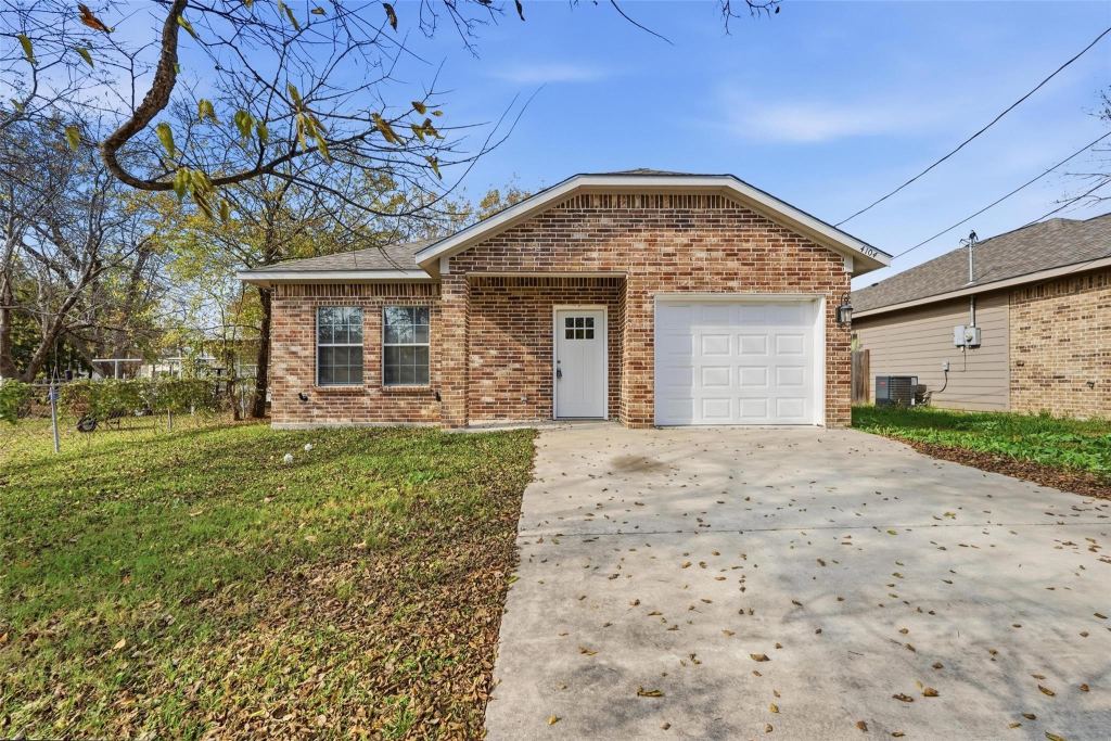 4104 Gordon Street, Greenville, TX 75401 — photo 1