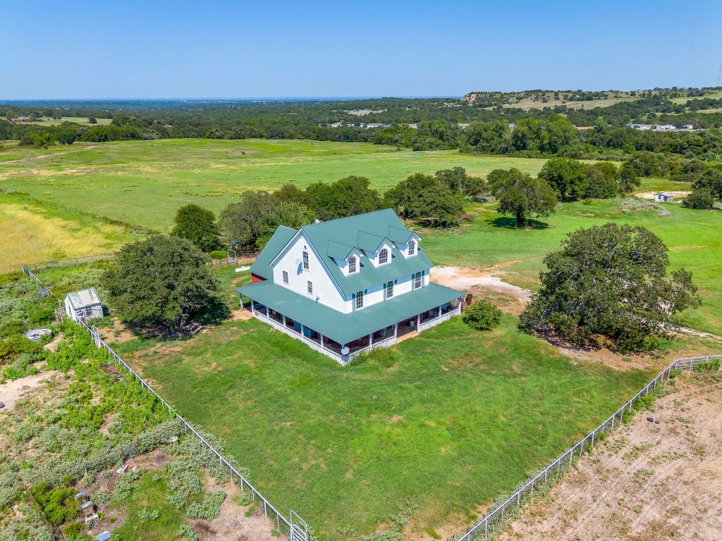 7726 W Highway 199, Springtown, TX 76082 — photo 1