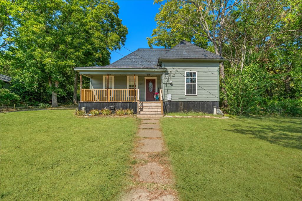 1216 Wesley Street, Greenville, TX 75401 — photo 1