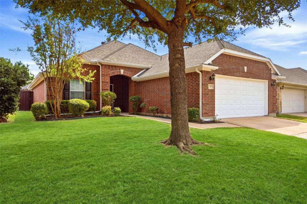 717 Creekside Drive, Little Elm, TX 75068 — photo 1