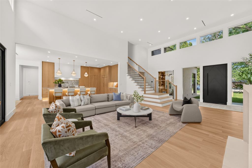 10815 Pinocchio Drive