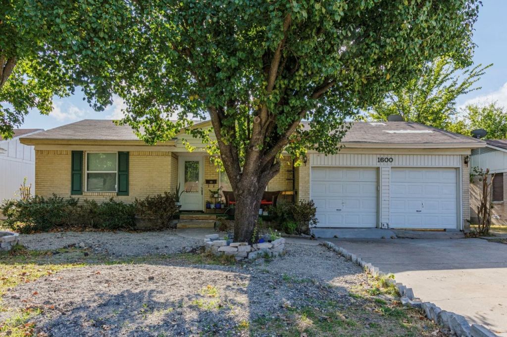 1600 Summit Street, Mesquite, TX 75149 — photo 1