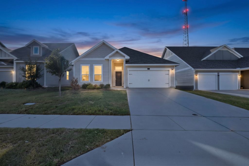 1613 Abbottsford Avenue, Providence Village, TX 76227 — photo 1