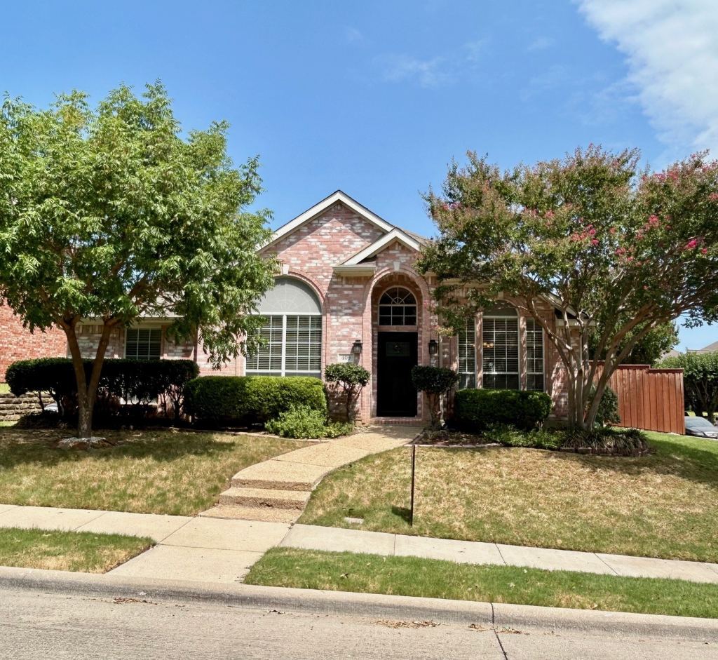 409 Crestview Point Drive, Lewisville, TX 75067 — photo 1