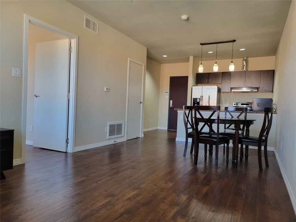 1100 Trinity Mills 2005, Carrollton, TX 75006 — photo 1