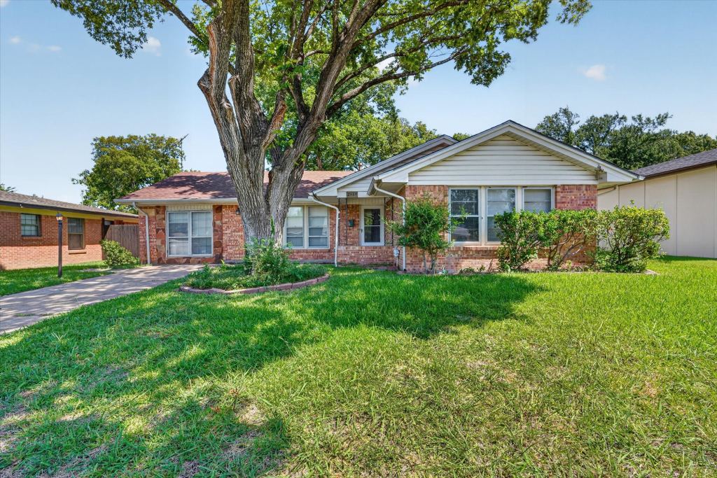 2539 Highwood Drive, Dallas, TX 75228 — photo 1